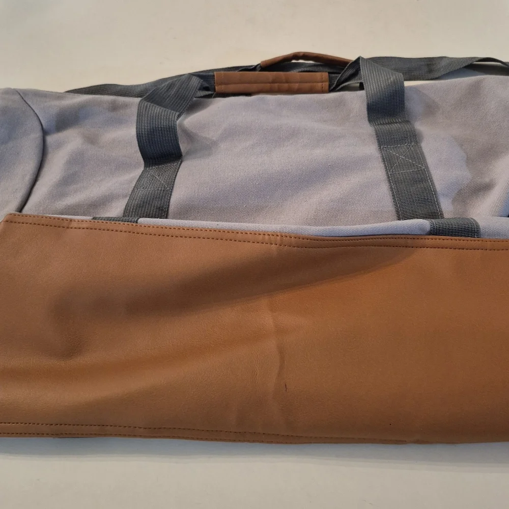 Pampered Chef Gray Duffel Bag with Brown Trim